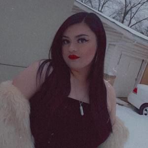 Meet your Posher, Angie